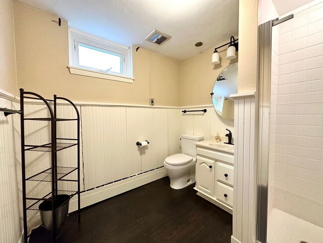 Building Photo - AVAILABLE Aug. 1 - 4 BEDROOM 3 BATHROOM - GORGEOUS LAKE VIEWS