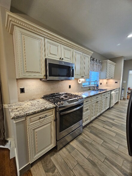 Building Photo - 50 Yeomans Ave