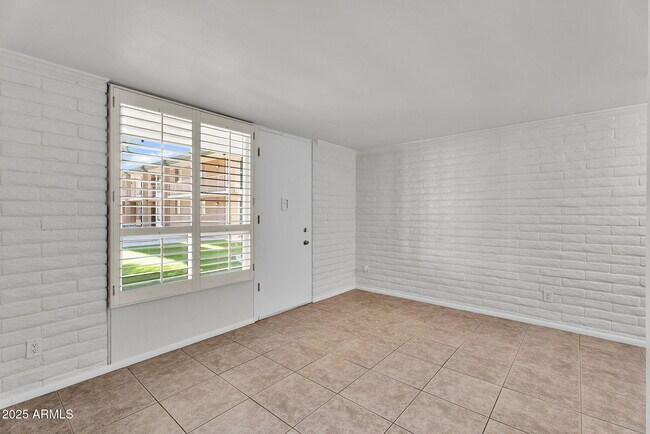 Building Photo - 3737 E Turney Ave