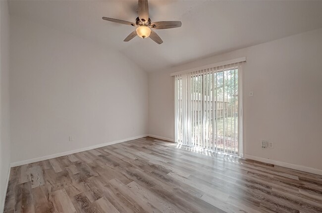 Building Photo - 11009 Crenchrus Ct