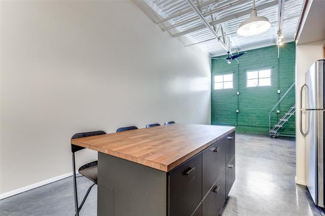 Building Photo - 1813 Clarence St