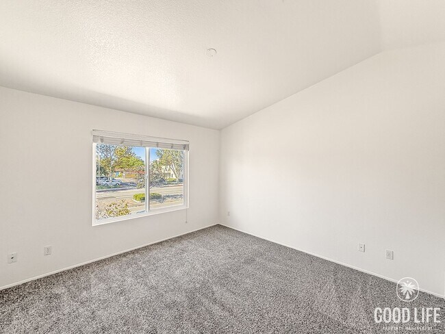 Building Photo - Beautiful 3B/2.5BA Home in Mira Mesa for Rent!