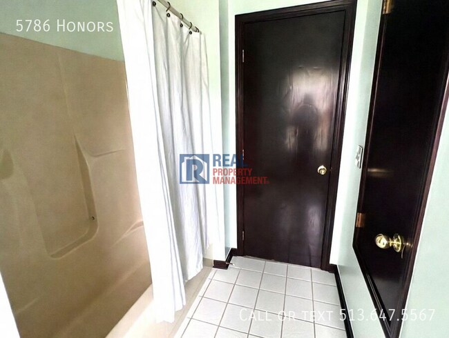 Building Photo - 5786 Honors Ct