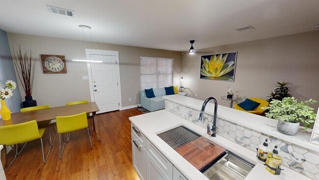 Building Photo - 4301 Banister Ln