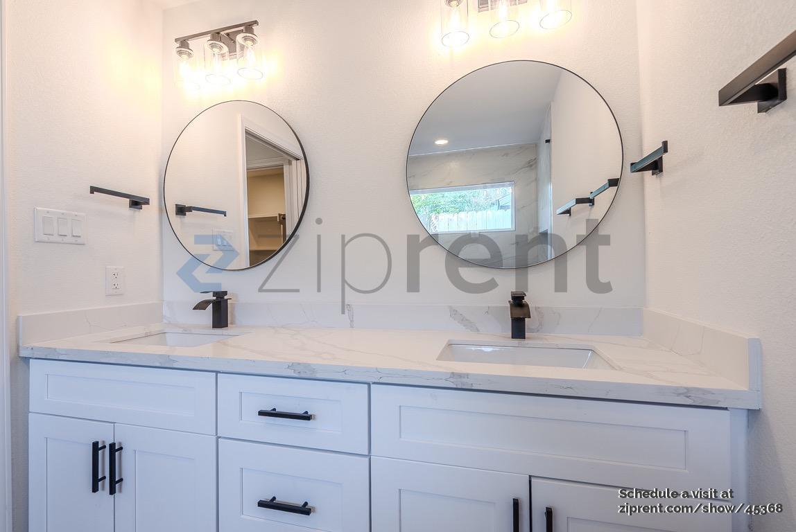 Building Photo - 3923 Alsace St