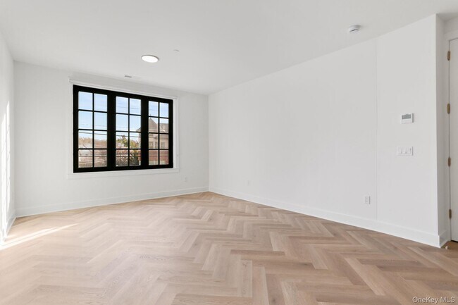 Building Photo - 100 E Putnam Ave