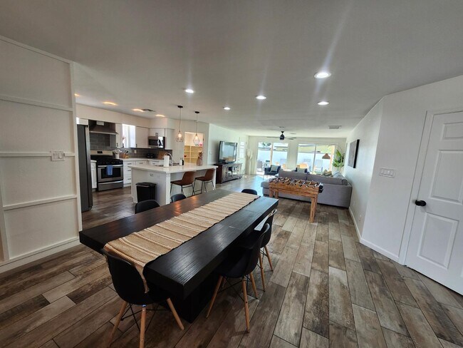 Building Photo - 7225 E Villa Way