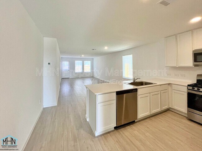 Building Photo - 12931 Kathleen St