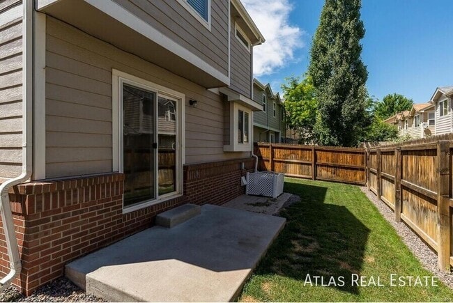 Building Photo - 9539 E Iowa Cir