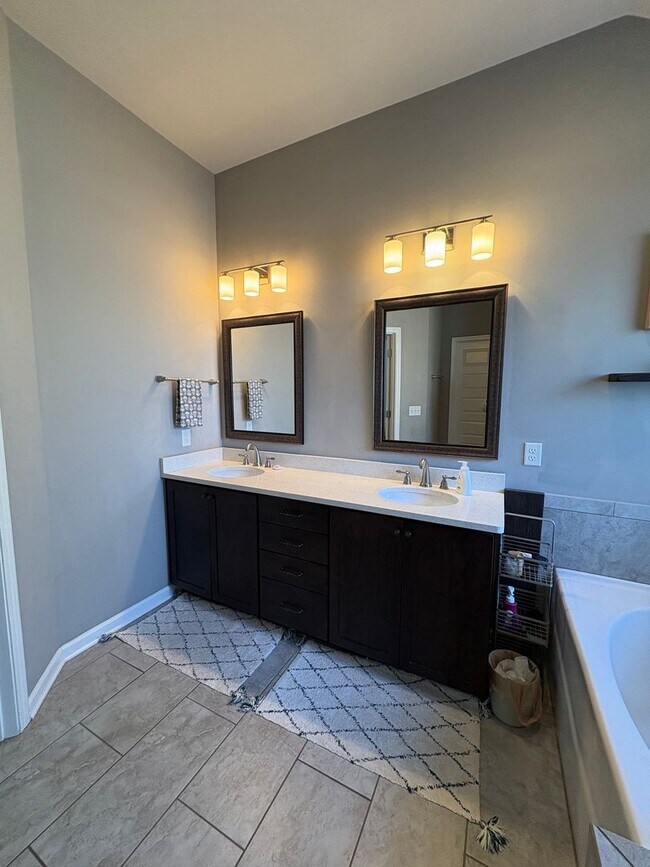 Building Photo - Woodland Creek Rental