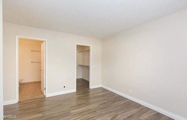 Building Photo - 2 br, 2 bath Condo - 145 West El Norte Par...