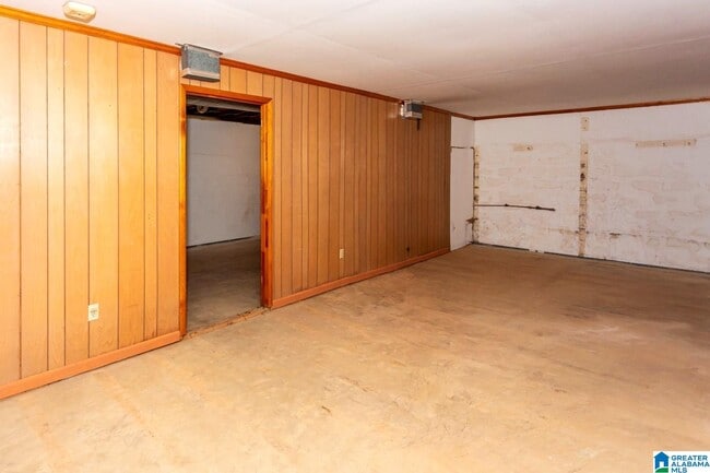 Building Photo - 120 6th St