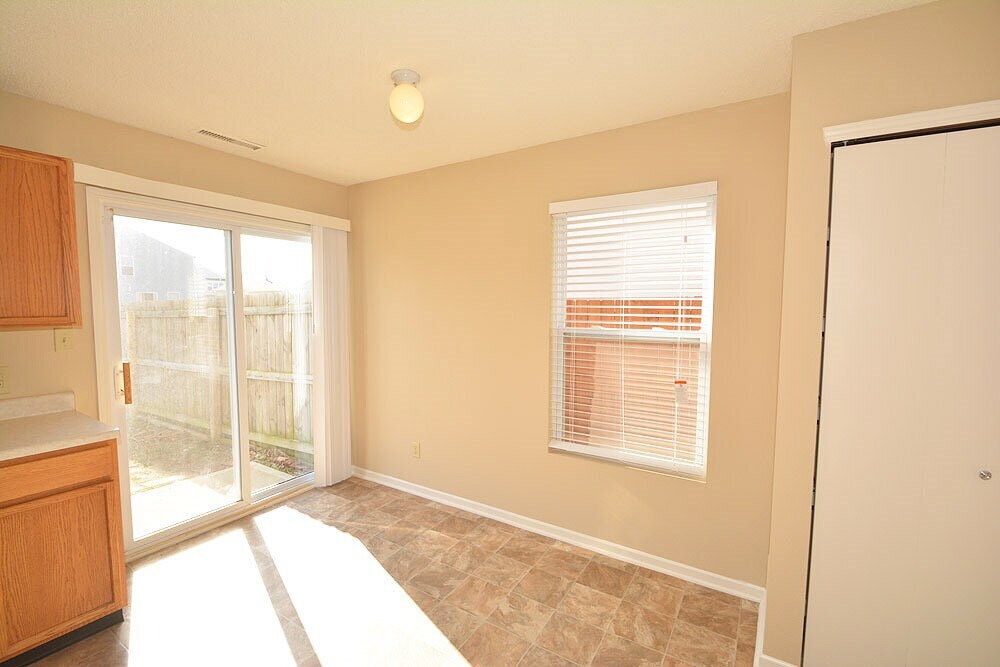 Building Photo - 911 Bentgrass Dr