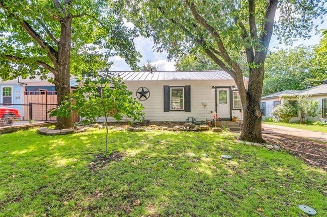 Building Photo - 9625 Larga Dr