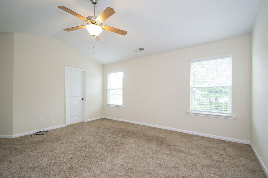 Building Photo - 289 Darbys Run Ct