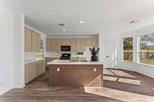 Building Photo - 2830 Fern Hill Dr
