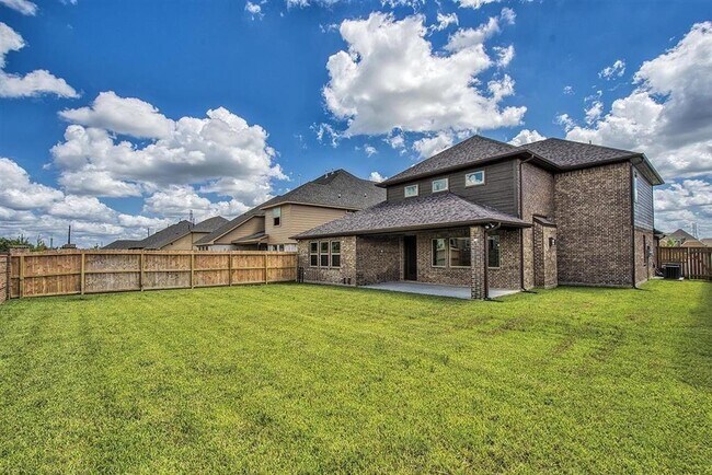 Building Photo - 21203 Bradford Grove Dr