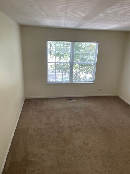 Building Photo - 1150 Coldspring Rd