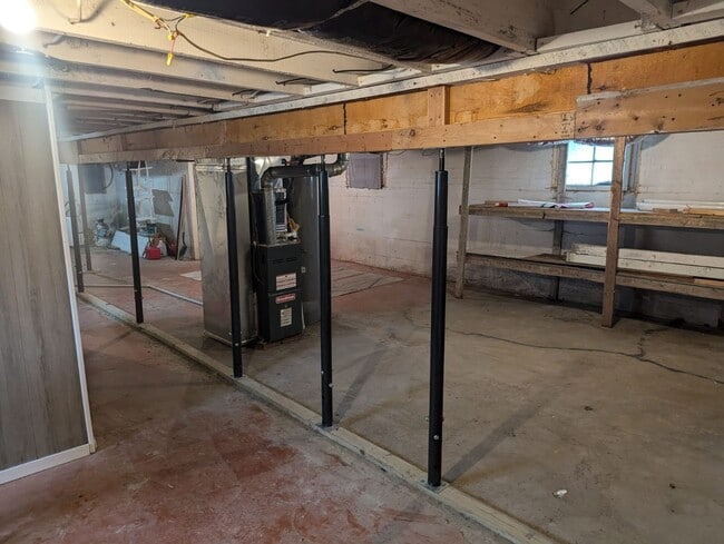 Building Photo - 310 E Vine St