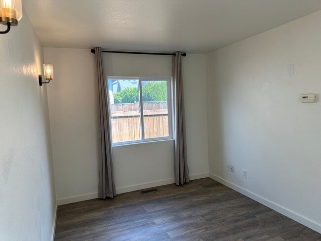 Building Photo - Charming 1 bedroom 1 bath house in Springfield!