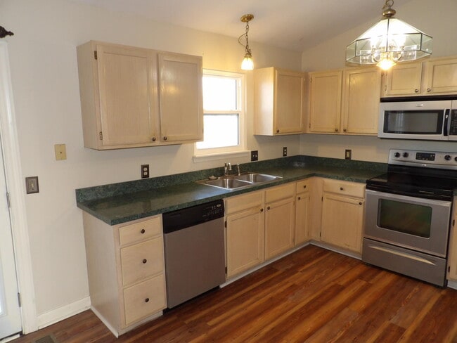 Building Photo - 107 Shannon Ln