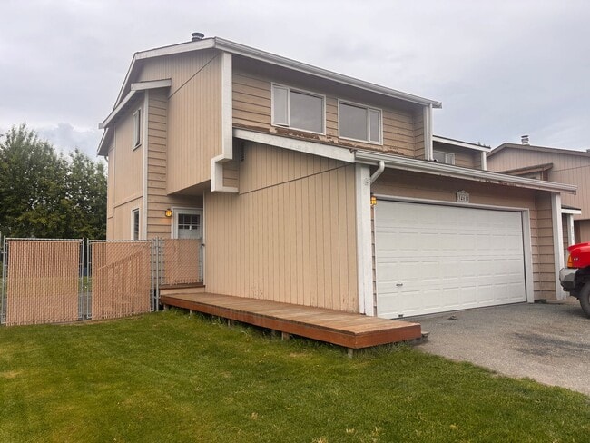 Primary Photo - Updated 3 Bed / 2 Bath Turnagain Townhome!