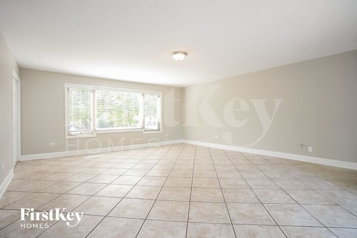 Building Photo - 811 Salem Ln