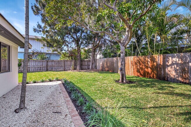 Building Photo - 2894 Florida Blvd