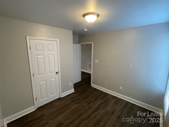 Building Photo - 3024 Startown Rd
