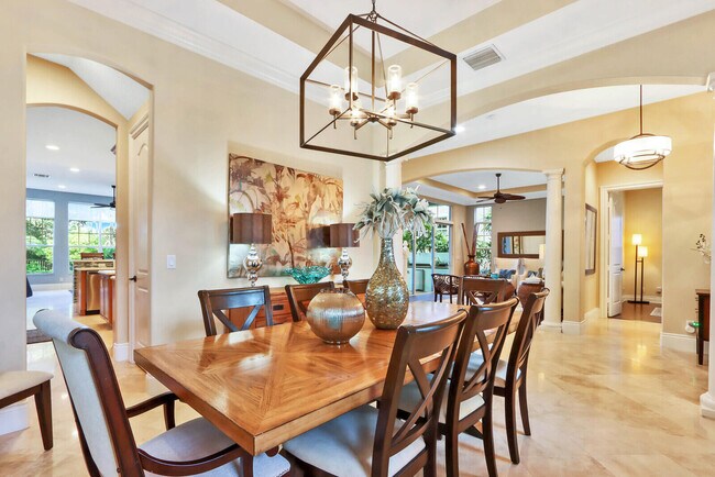 Building Photo - 124 Tulip Tree Ct