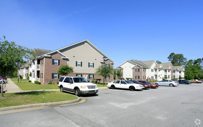 Building Photo - The Pines at Willowbrook