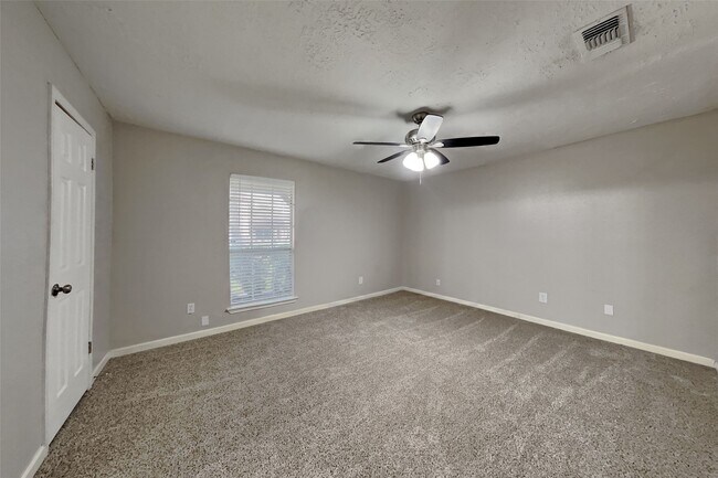 Building Photo - 11915 Fork Creek Dr