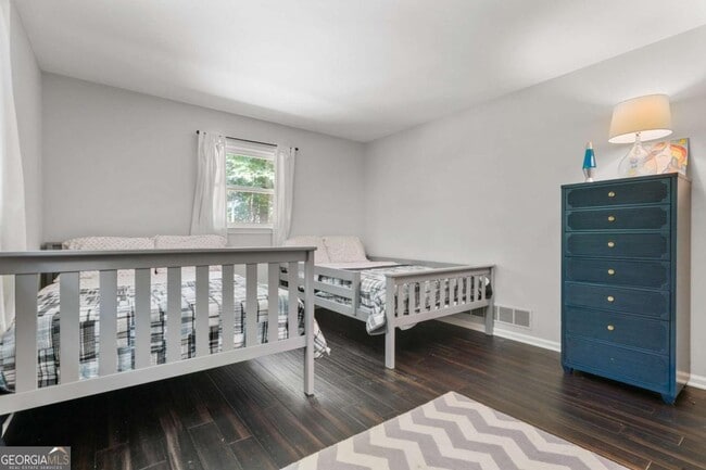 Building Photo - 180 Waterfront Dr