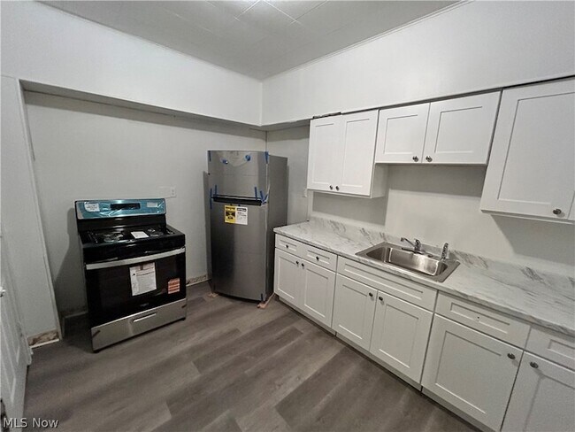 Building Photo - 2232 W 103rd St