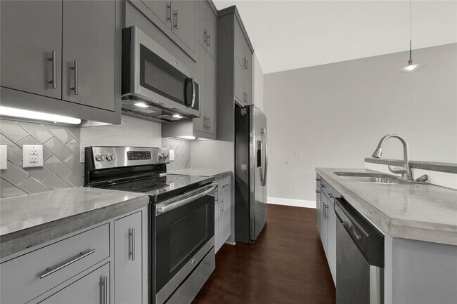 Building Photo - 1011 Studemont St