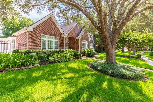 Building Photo - 4915 Keneshaw St