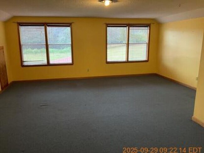 Building Photo - Spacious Home in Leesville