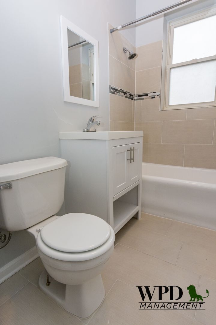 Building Photo - 7305 S Stewart Ave