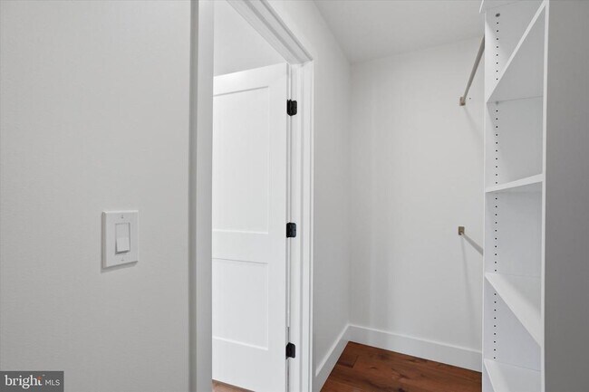 Building Photo - 425 Grove Pl