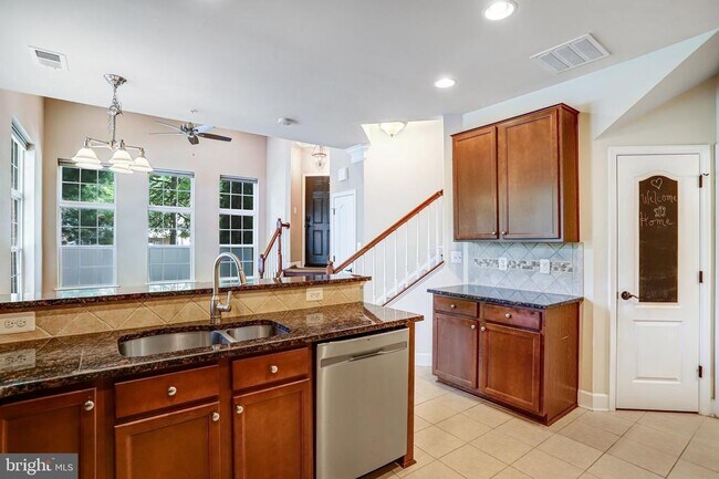 Building Photo - 13526 Waterford Hills Boulevard