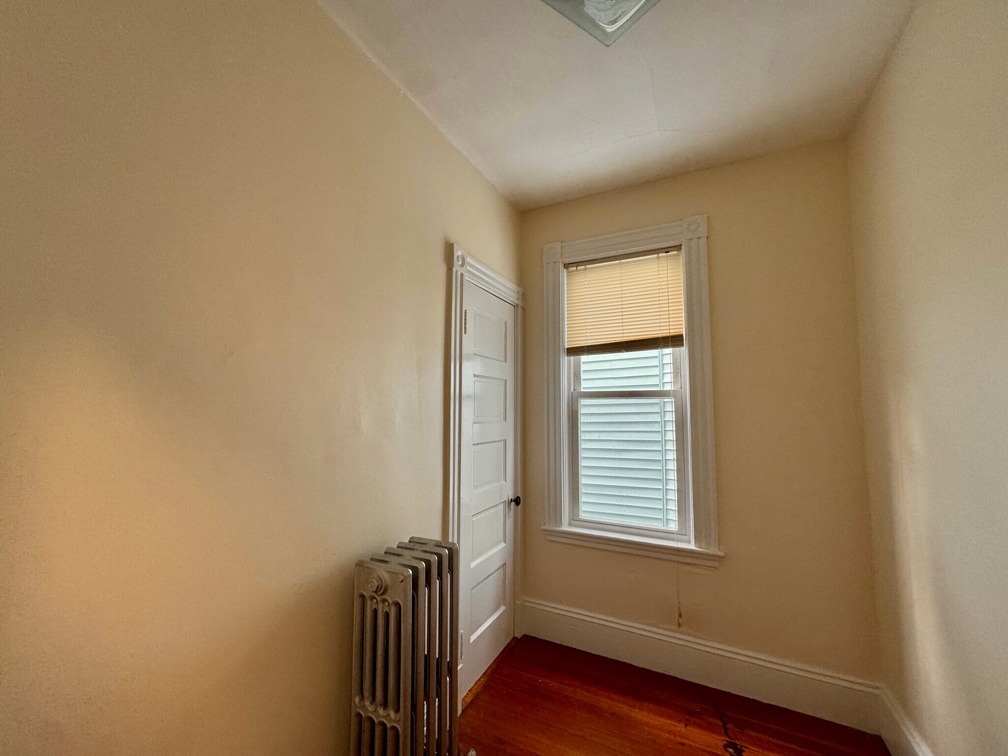 Building Photo - 144 Hillside St