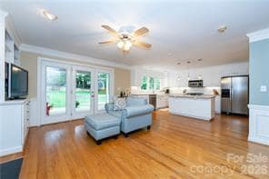 Building Photo - 2430 Willowbrook Dr