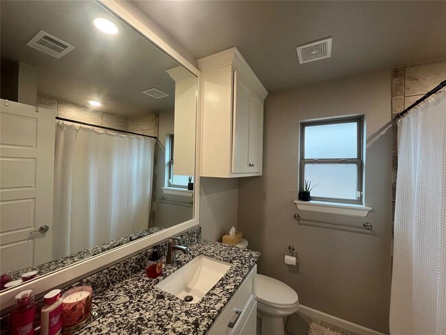 Building Photo - 5405 Carmel Crk Dr