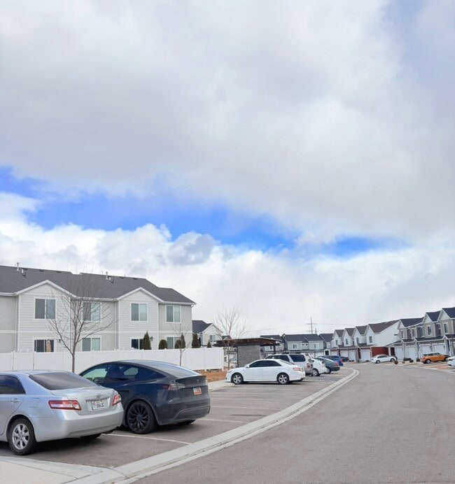 Building Photo - 3587 Grassland Dr