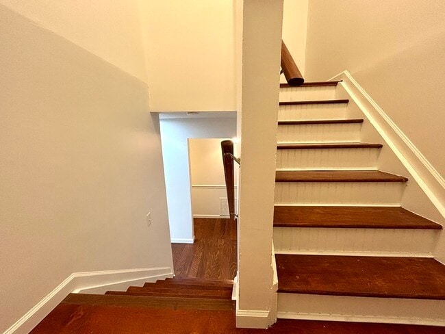 Building Photo - 1625 Merry Oaks Rd