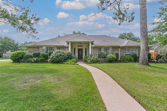 Primary Photo - 501 Pine Bluff Dr