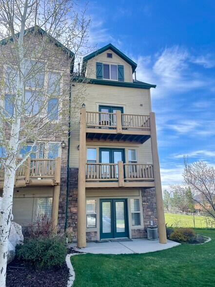 Building Photo - 3524 N Fox Run