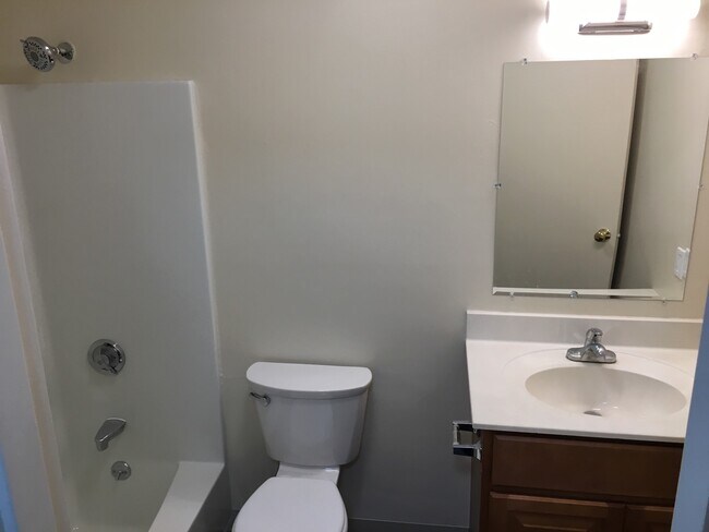 Building Photo - 255 Stevens St