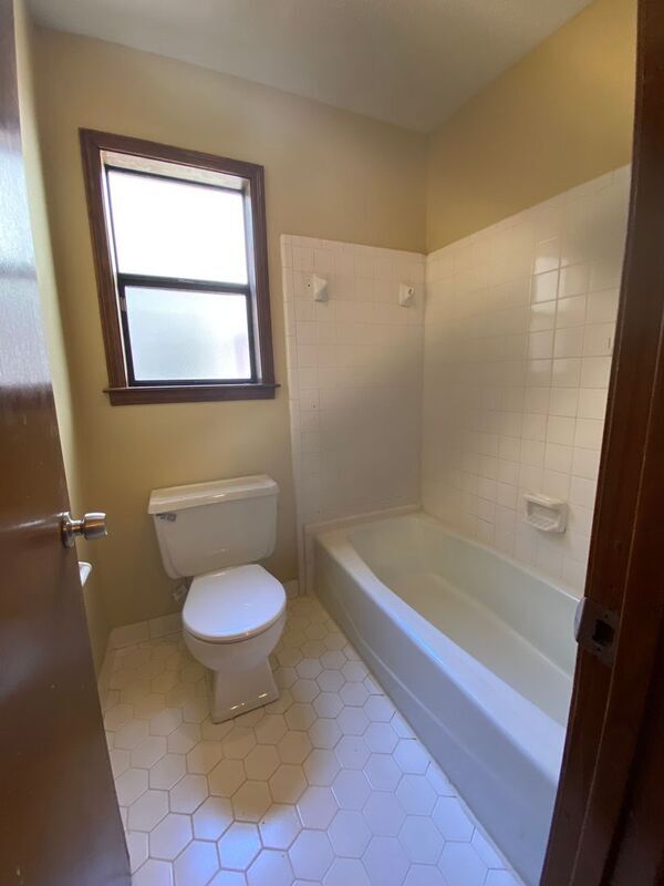 Building Photo - 8270 Glen Rock Cove