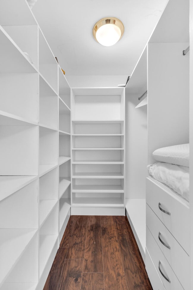 Building Photo - 1532 Primrose Ln